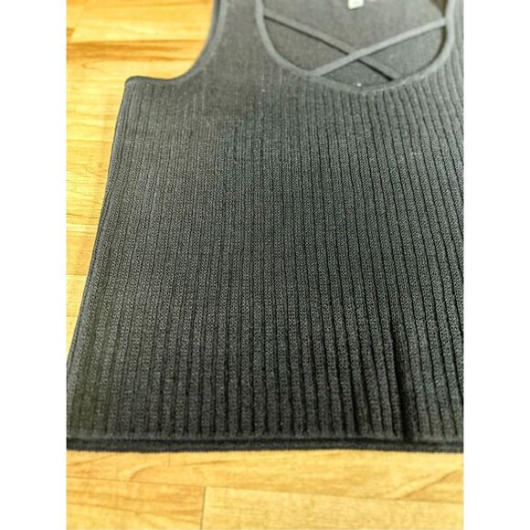 St. John Sport Ribbed Sleeveless Black Top - Picture 4 of 4